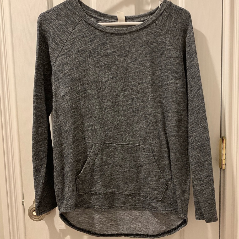 grey sweatshirt